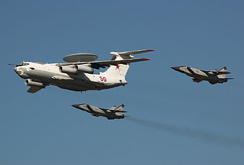 Ilyushin A-50 & Mig-25's, jet, mig 25 foxbat, russian air force, mig HD wallpaper