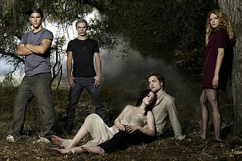 Twilight (2008), werewolf, victoria, vampire, people, edward cullen, twilight, robert pattinson, amurg, fantasy, jacob black, movie, bella swan, couple, kristen stewart HD wallpaper