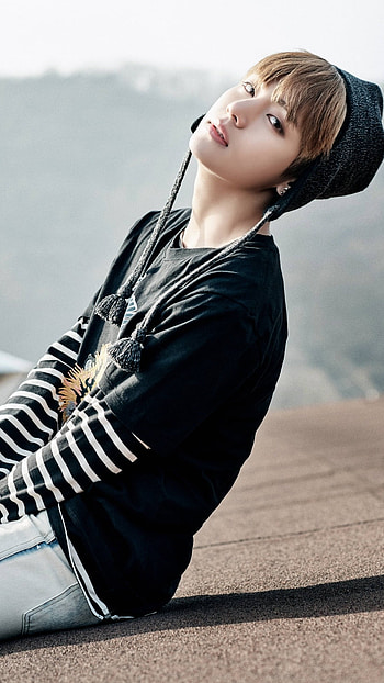 Bts V, Kim, Taehyung HD phone wallpaper