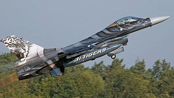 General Dynamics F-16 Fighting Falcon HD wallpaper