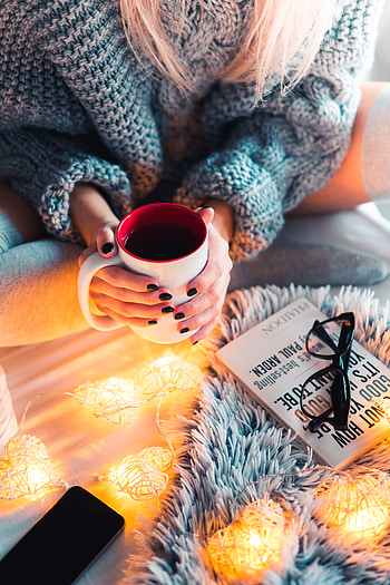 Coffee, Miscellanea, Miscellaneous, Cup, Hands, Garland, Mood, Coziness, Comfort, Garlands, Mug HD phone wallpaper