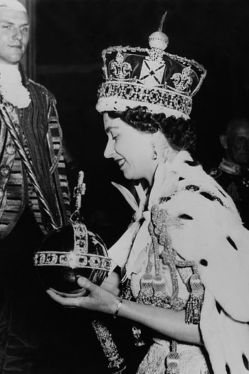 Queen Elizabeth II, Historical , Iconic Queen, British Monarchy HD phone wallpaper
