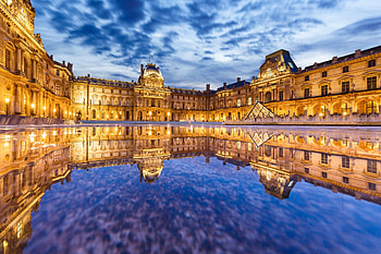 Immersive experience, Exceptional artwork, Architectural grandeur, Art lovers' haven HD wallpaper