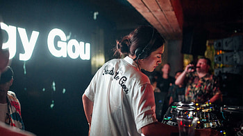 Live-set, Peggy Gou HD wallpaper