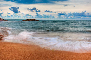 Sea waves, beach, white-green, close up HD wallpaper