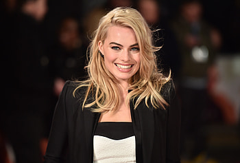 Margot robbie, beautiful, smile HD wallpaper