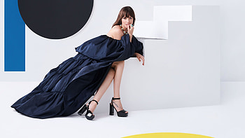 Dakota Johnson, stilettos, white, black, girl, actress, dress, woman HD wallpaper