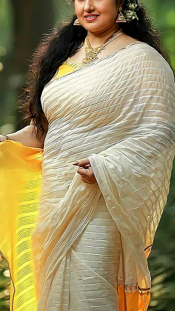 Reshmi boban, malayalam actress HD phone wallpaper