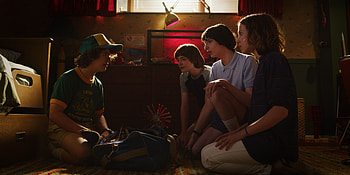 Stranger Things Season 3 The Mall Rats, stranger-things-season-3, stranger-things, tv-shows HD wallpaper