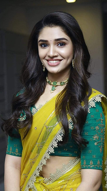 South Heroine, Krithi Shetty HD phone wallpaper
