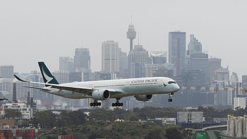 Cathay Pacific, financial loss, challenging future, airline industry HD wallpaper