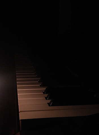 Piano, music, night HD phone wallpaper