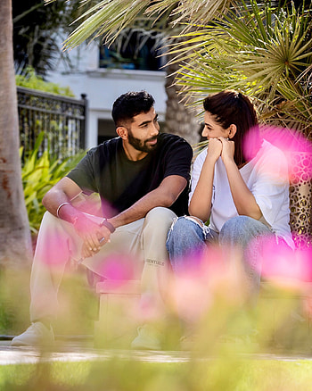 Bumrah, people_in_nature, Sanjana, Jasprit_Bumrah, Sanjana_Ganeshan HD phone wallpaper