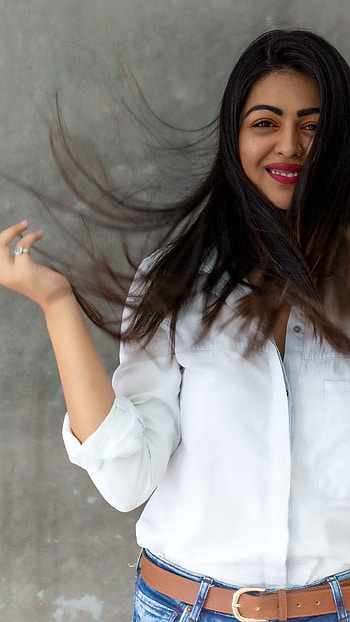 Shafaq Naaz, actress HD phone wallpaper