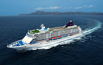 ✫Luxury Floating in the Sea✫, sea, luxury, attractions in dreams, cruise ships, weird things people wear, love four seasons, deepest, boats, getaways, sky HD wallpaper