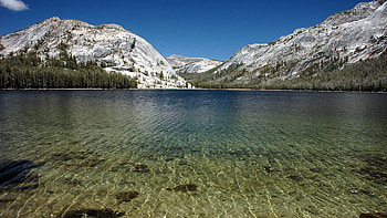 Yosemite National Park's Tenaya Lake, california, sky, water, mountains, usa, stones HD wallpaper