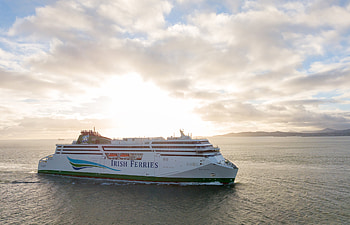 WB Yeats, Shipping awards, International recognition, Maritime excellence HD wallpaper