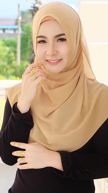 Muslim Girl , Glamorous Woman HD phone wallpaper