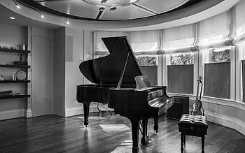 Expressive melodies, Majestic instrument, Melodic compositions, Captivating performances HD wallpaper
