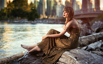 Model in Golden Gown, model, water, city, blonde HD wallpaper