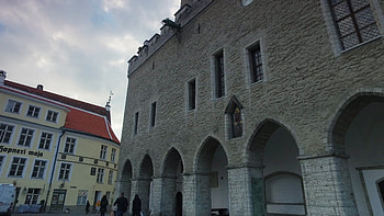 Tallinn Town Hall, Spire view, Stock video, Baltic beauty HD wallpaper