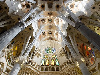 Sagrada Familia, Barcelona cathedral, Gaudi's vision, Sacred structure HD wallpaper