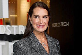 Brooke Shields movies, friends react, daughter at college, viral video HD wallpaper