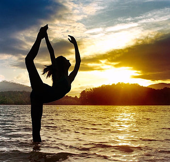 End of a day, clouds, exercise, water, woman, sunset, beach HD wallpaper