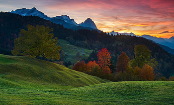 Bavarian Fall Season, blue, golden, snowy peaks, hills, beautiful, grass, green, red, trees, autumn, Germany, mountains, forest, sunset HD wallpaper