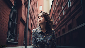 Brunette Girl Looking Away , brunette, girls, model HD wallpaper
