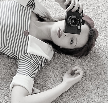 I SEE YOU, graphy, portrait, camera, bw, woman, beauty HD wallpaper
