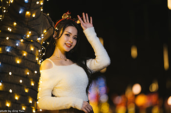 Neon Night : Smiling Woman Among Fairy Lights, Asian, Girl HD wallpaper
