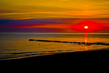 sea_wakes_up, sea, clouds, colors, sky, nature, sunset, beach HD wallpaper
