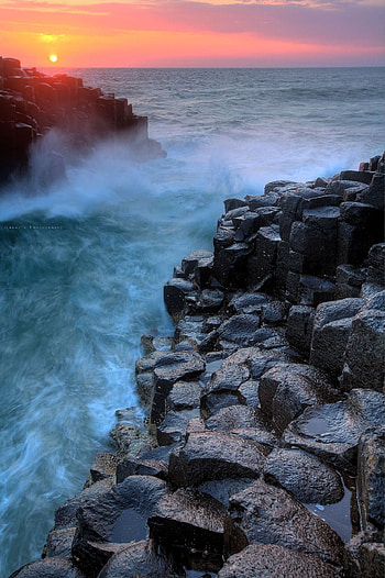 Giants Causeway, Ireland, Beautiful places, World wonders HD phone wallpaper