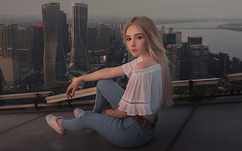 Women Blonde Sitting On Roof Tops , girls, blonde, model HD wallpaper