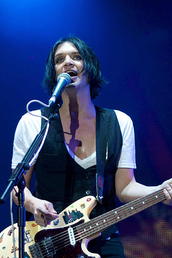 Placebo, Striking , Fanpop's treasure, Iconic representation HD phone wallpaper