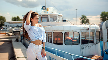 Gir Pier Side Boat, girls, model HD wallpaper