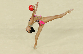US athletes rally, Social media support, Facing apathy, Inspiring performance HD wallpaper
