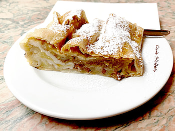 Strudel Food, Apple Strudel, Trail Hiking Route HD wallpaper
