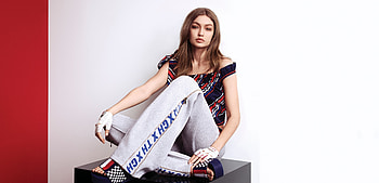 Gigi Hadid, sit, Tommy Hilfiger, hoot HD wallpaper
