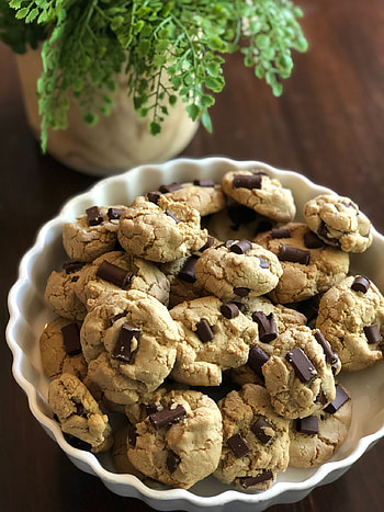 Dairy-, Gluten-, Chocolate chip cookies, Allergy-friendly delight HD phone wallpaper