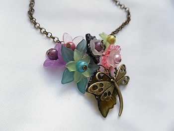 jewellery, chain, butterfly, color, beads HD wallpaper