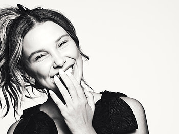 Millie Bobby Brown, Celebrity, Actress, Black & White, British, Face, Smile HD wallpaper