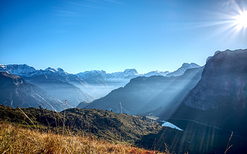 Morning in the Mountains, misty, peaks, autumn, landscape, trees, sky, lake HD wallpaper