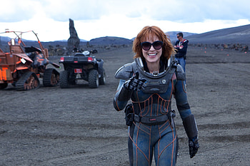 Noomi Rapace, Prometheus set, , Background HD wallpaper