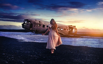 Discovery, plane, women, model, beach HD wallpaper