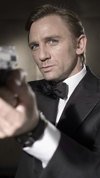 Casino Royale, James Bond adventure, Aston Martin DB5, Vesper Martini HD phone wallpaper