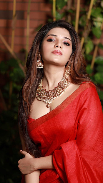 Aathmika, tamil actress, saree beauty, cleavage, sexy gorgeous HD phone wallpaper