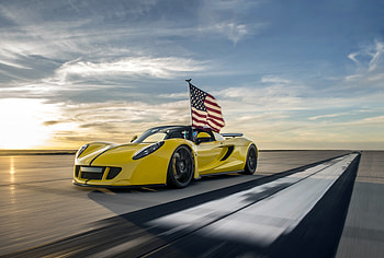 Hennessey Venom Gt Spyder , hennessey, 2017-cars, cars, yellow, usa, flag HD wallpaper