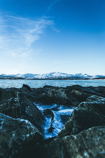 Coast, rocks, blue, sunny day HD phone wallpaper